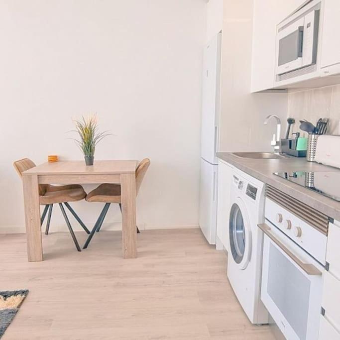 Puerto Del Carmen Airconditioned 2Bed Poolside Apt Luaran gambar