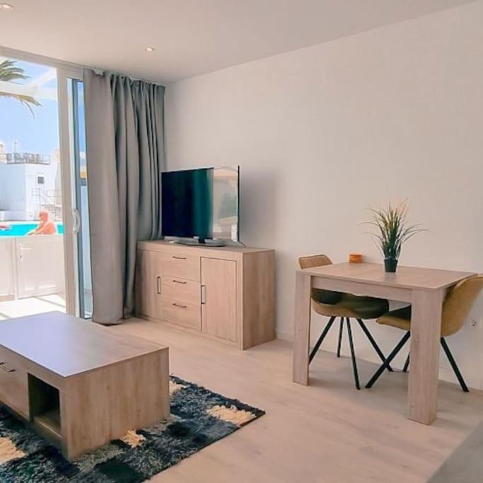 Puerto Del Carmen Airconditioned 2Bed Poolside Apt Luaran gambar