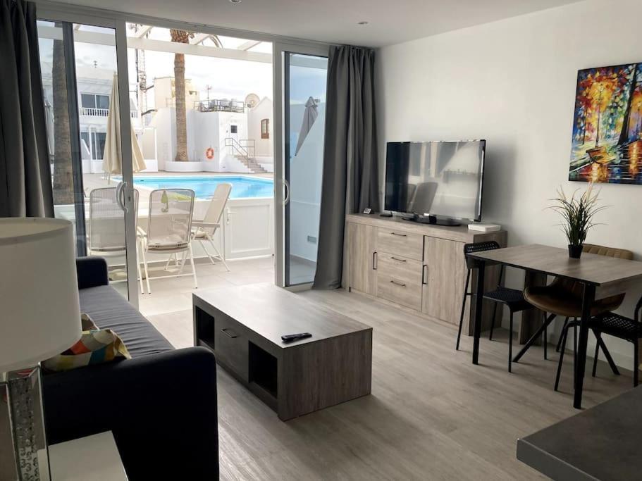 Puerto Del Carmen Airconditioned 2Bed Poolside Apt Luaran gambar