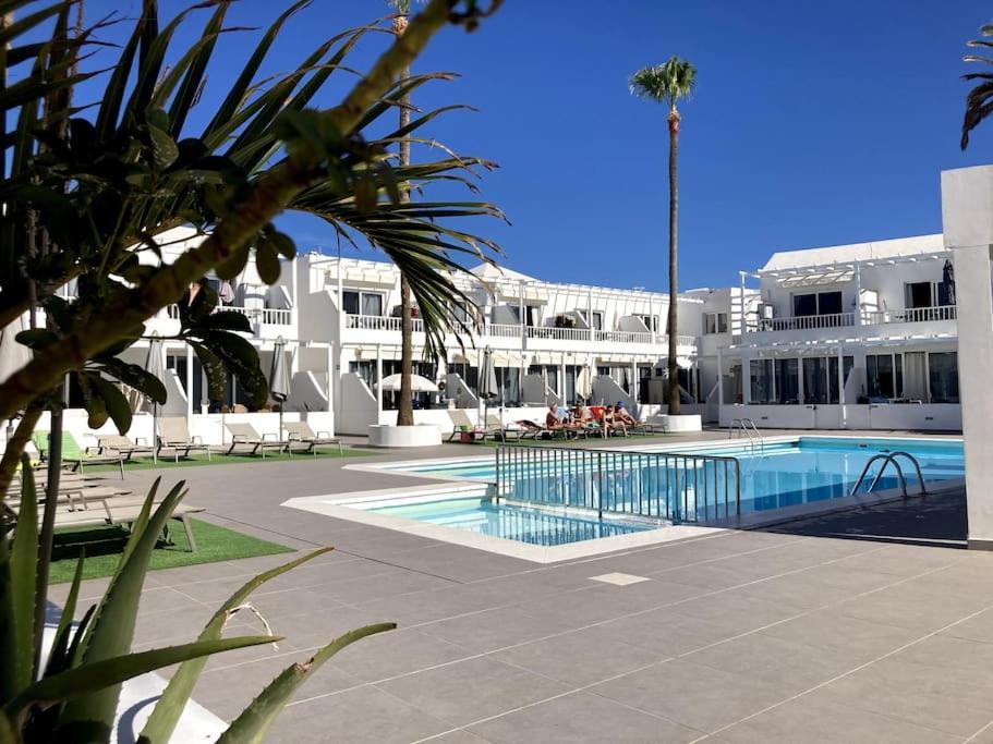 Puerto Del Carmen Airconditioned 2Bed Poolside Apt Luaran gambar