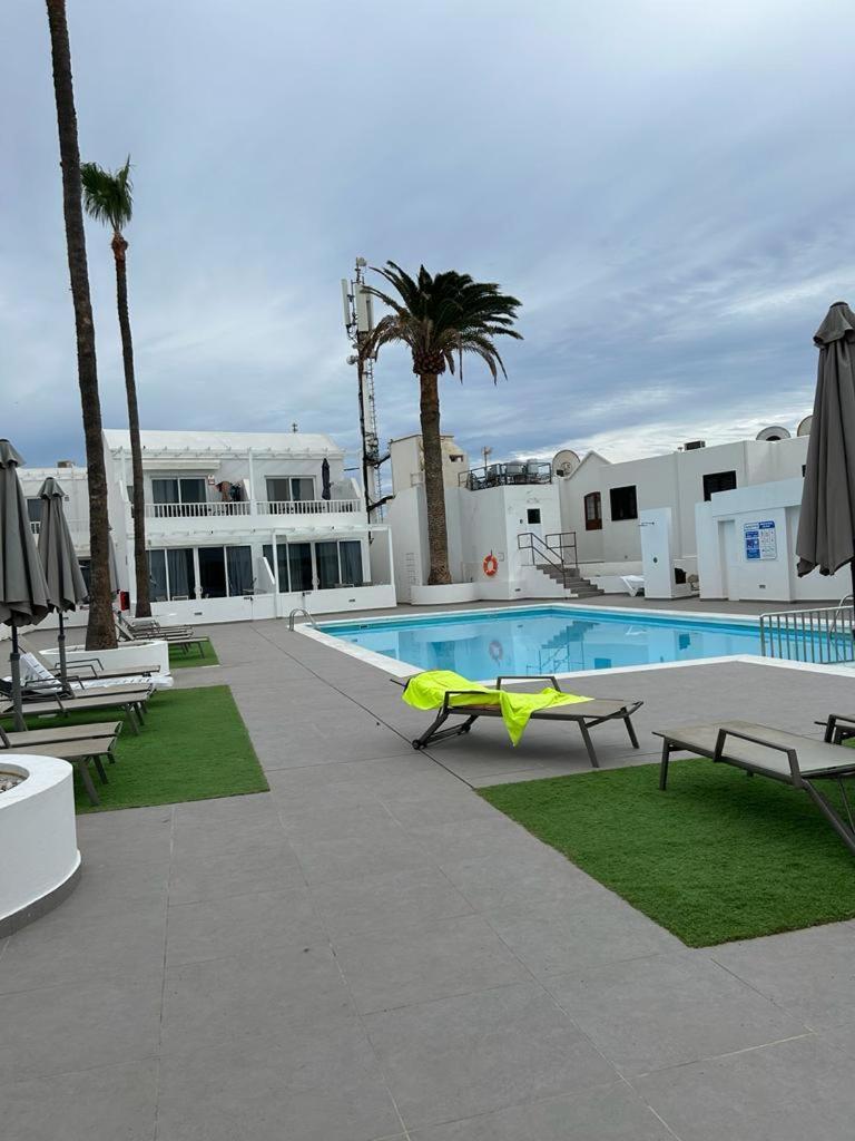 Puerto Del Carmen Airconditioned 2Bed Poolside Apt Luaran gambar